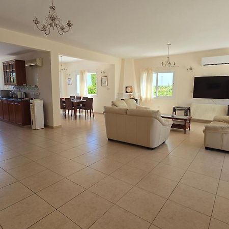 Villa Dafni Paralimni Exterior foto